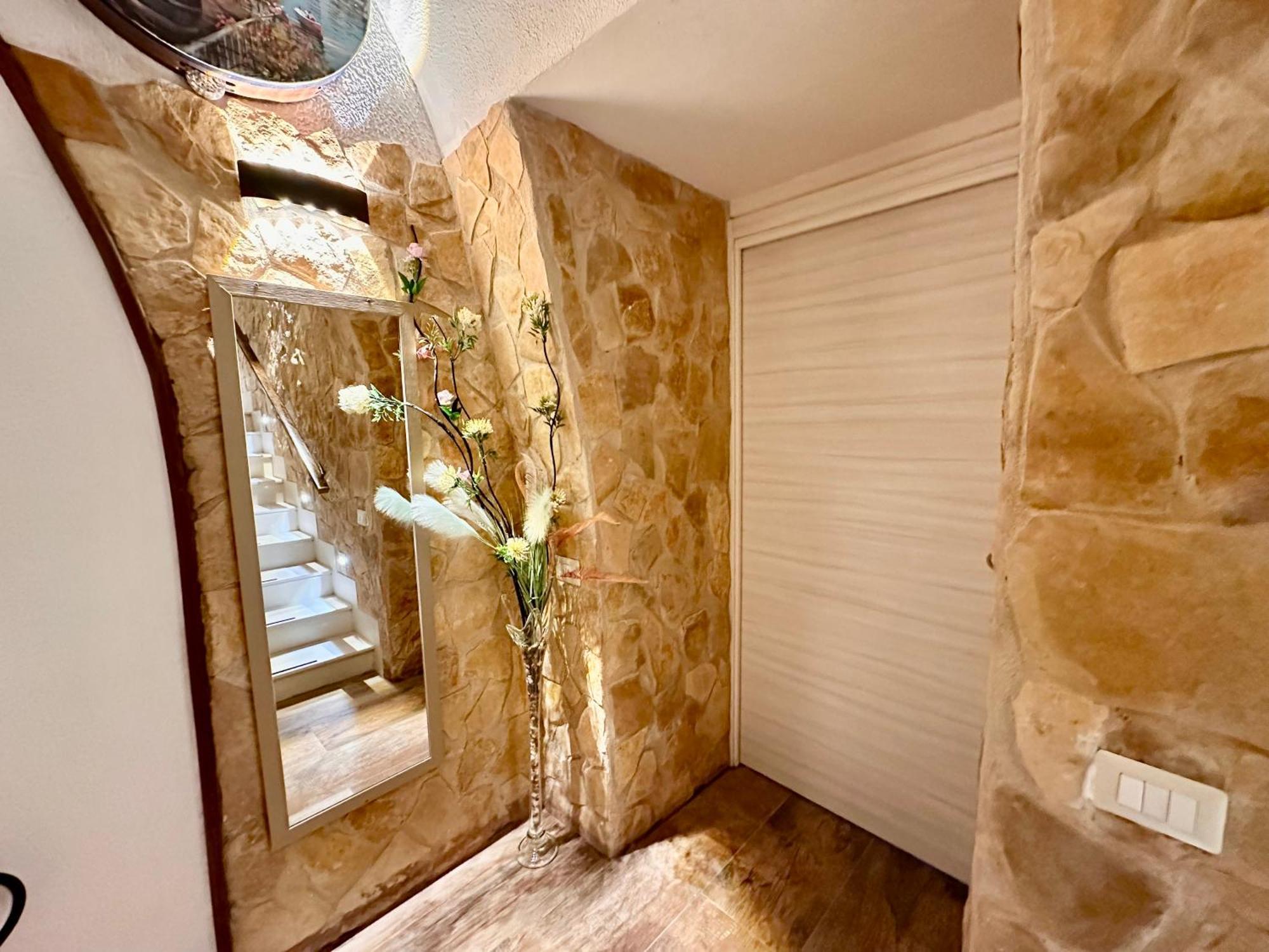 Window In The Stone Naples 호텔 외부 사진